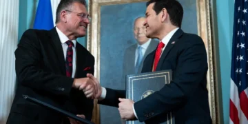 Maros Sefcovic y Marco Rubio sellan el acuerdo/AFP