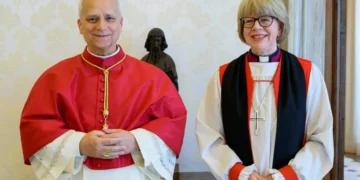 El Papa y la primera Obispo de Canterbury/AFP
