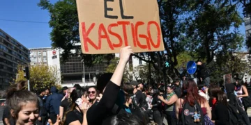La movilización tomó el centro de Santiago/AFP