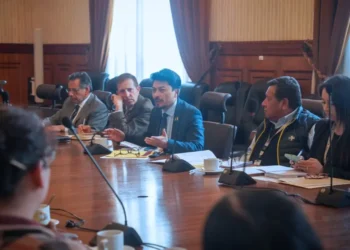 La fotografía del encuentro entre el canciller Fernando Aramayo y legisladores.
Foto: Cancillería