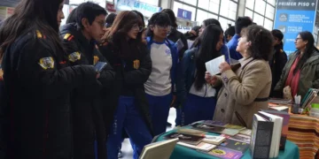 Estudiantes tienen bajos hábitos de lectura. FOTO: CDLLP