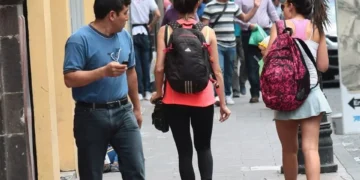 Cochabamba busca erradicar la normalización de ‘piropos’ hacia las mujeres. Foto referencial (RRSS)