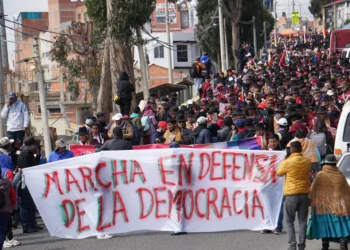 Marcha en defensa del excandidato René Yahuasi. Foto: APG.