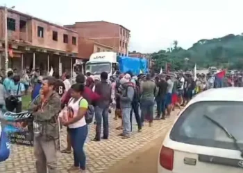 Marcha campesina avanza a la sede de Gobierno. Foto: Captura