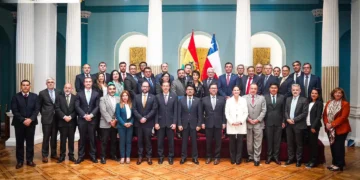 Autoridades y empresarios de Bolivia y Chile. Foto: Cancillería