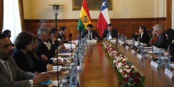 La reunión bilateral entre autoridades de Chile y Bolivia. Foto: Cancillería