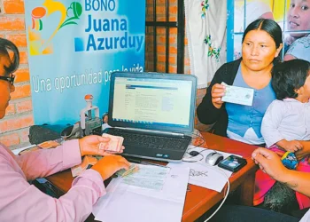 El pago del bono Juana Azurduy. Foto: Archivo