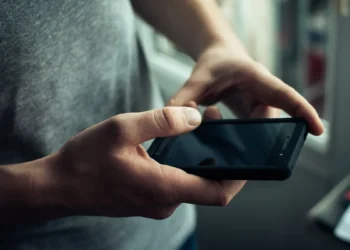 Un técnico de celulares descubrió imágenes con agresiones sexuales. Foto ilustrativa RRSS