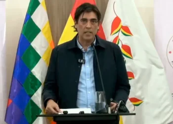 El ministro Mauricio Zamora durante la rueda de prensa. Foto: Ministerio de Obras Públicas