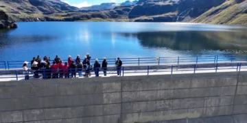 Autoridades del Gobierno central y de Epsas realizaron una inspección en las represas de La Paz. FOTO; MDPRyA