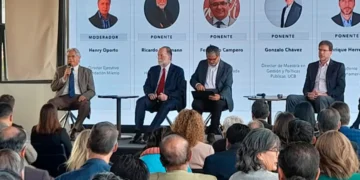 Un panel de expertos durante la presentación del diagnóstico. Foto: La Razón