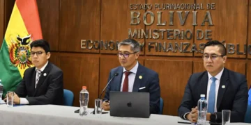 El ministro José Gabriel Espinoza durante el acto oficial. Foto: Ministerio de Economía