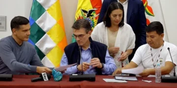 El presidente Rodrigo Paz y el dirigente indígena. Foto: Oficina del Presidente