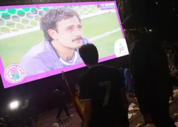 Hinchas lamentan la derrota de la Selección Boliviana.
Foto: APG