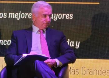 El economista Felipe Larraín en el el Banking Summit. Foto: La Razón