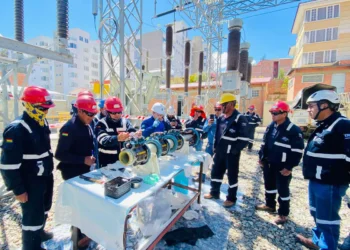 Trabajos de mantenimiento en la subestación Cota Cota. Foto: ENDE