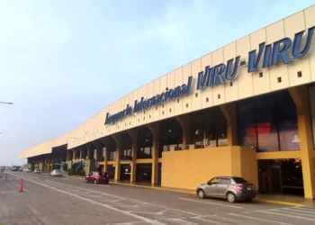 Frontis del Aeropuerto Internacional de Viru Viru. FOTO: NAABOL