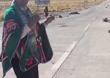 Una autoridad originaria de Corque denunció cobros irregulares de bloqueadores. FOTO: Captura RRSS