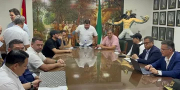 Reunión de emergencia ante ola de crímenes en Santa Cruz. FOTO: Unitel
