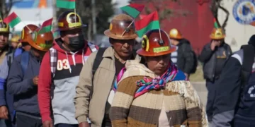 Cooperativistas durante marcha hacia La Paz
Foto referencial