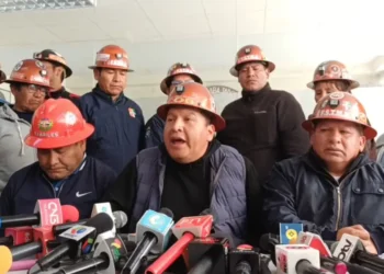 Mario Argollo, secretario ejecutivo COB en conferencia de prensa
Foto referencial