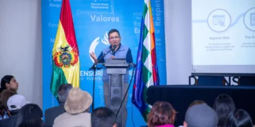 El defensor del Pueblo, Pedro Callisaya, en la presentación de la aplicación. FOTO: Defensoría del Pueblo