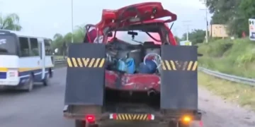 El vehículo más afectado fue retirado por una grúa/Captura de pantalla