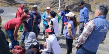 Marchistas en la tranca de Urujara. Foto: Defensoría
