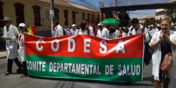 Médicos de La Paz alistan marcha de 'mandiles blancos' contra los bloqueos. FOTO: RRSS