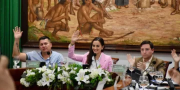 Concejales aprobaron ley de derecho propietario del Mercado Mutalista. FOTO: Concejo de Santa Cruz