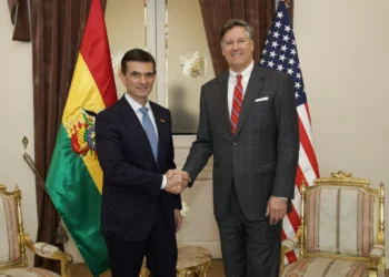 El presidente Rodrigo Paz y el subsecretario de Estado de Estados Unidos, Christopher Landau