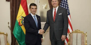 El presidente Rodrigo Paz y el subsecretario de Estado de Estados Unidos, Christopher Landau