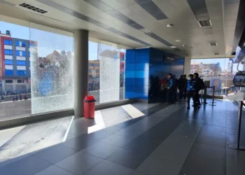 La infraestructura de la Línea Azul del teleférico fue atacada por manifestantes. FOTO: Mi Teleférico