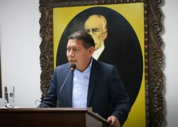 El magistrado Víctor Hugo Claure fue atacado por sicarios/Archivo