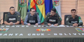 El comandante de la Policía de Santa Cruz estuvo acompañado del fiscal departamental/Policía Boliviana