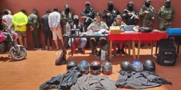 Presentaron a los aprehendidos/Policía Boliviana
