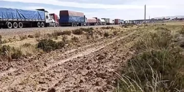 Cientos de camiones están varados en las carreteras por los bloqueos/RRSS