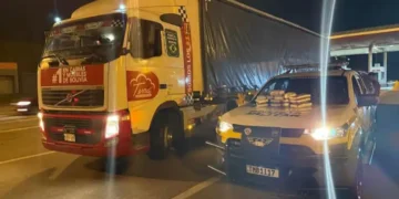 El camión y la droga incautada/Policía de Carreteras