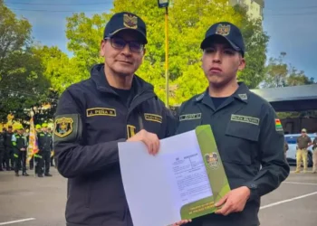 También le entregaron un memorándum de felicitación/Policía Boliviana