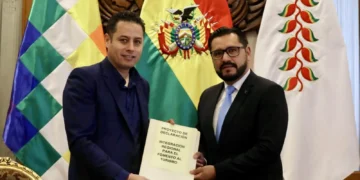 El vicepresidente Edmand Lara se reúne con el presidente del Parlamento Andino. Foto: Vicepresidencia
