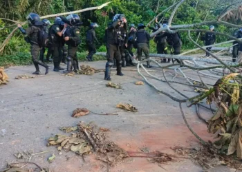 La Policía realizó el desbloqueo en Yucumo, en Beni. FOTO: RRSS