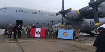 Tripulación de la Fuerza Aérea de Perú.