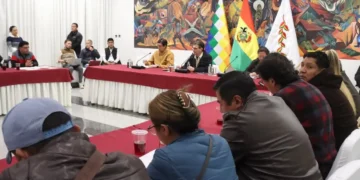 El Gobierno u la COR de El Alto en reunión. FOTO: Obras Públicas