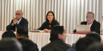 La ministra de Educación, Beatriz García, encabeza el diálogo con el magisterio, FOTO: APG