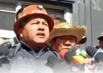 El ejecutivo de la COB, Mario Argollo, y el dirigente de los indígenas, Faifer Cuajira. FOTO: Captura