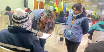 Personal de la Defensoría del Pueblo realiza el seguimiento luego del desbloqueo. FOTO: Defensoría del Pueblo