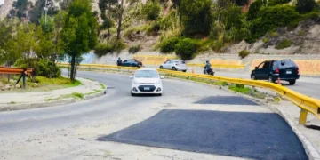 Alcaldía paceña rehabilita la vía Kantutani .
Foto GAMLP