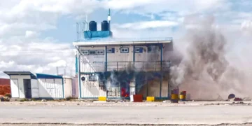 Las instalaciones de la Aduana fueron incendiadas/Aduana
