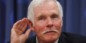 Ted Turner el fundador de CNN y un nuevo estilo de cobertura/AFP