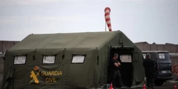 Se instaló un hospital de campaña en el puerto/AFP